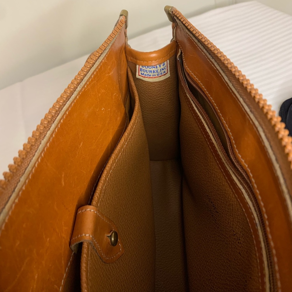 Vintage Dooney & Bourke purse - Picture 5 of 10